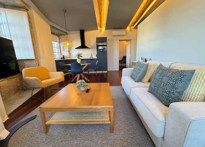 Casa Del Tratado 2 By Ybh *